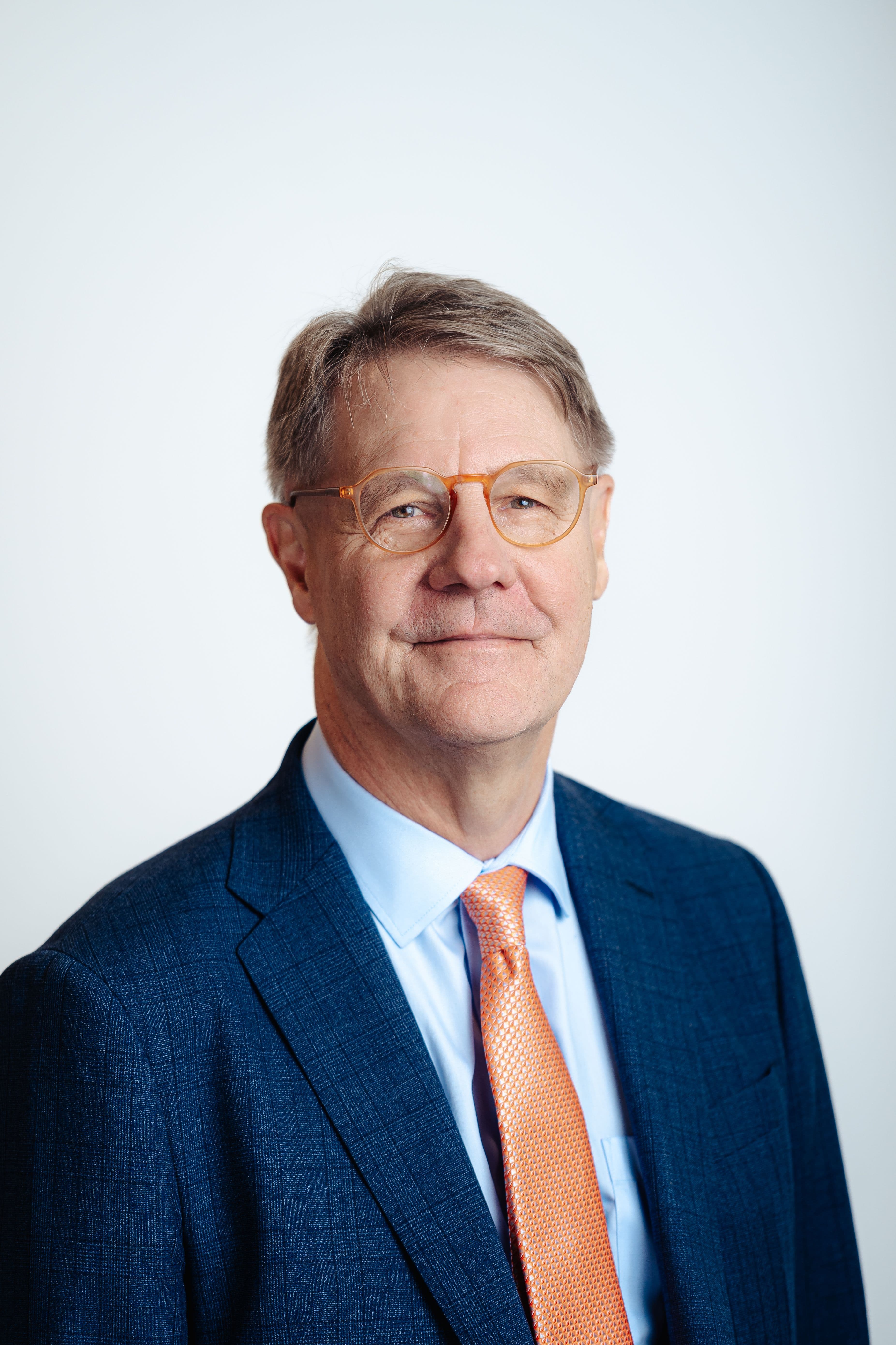 Professional Headshot of Chair, Ian Henley